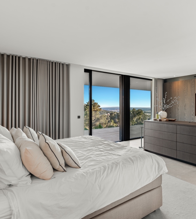 Resa Estates luxury vila Can Furnet modern Villa moderna bedroom10.jpg